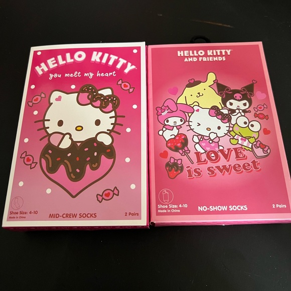 Hello Kitty Valentines Day Socks - Picture 1 of 3